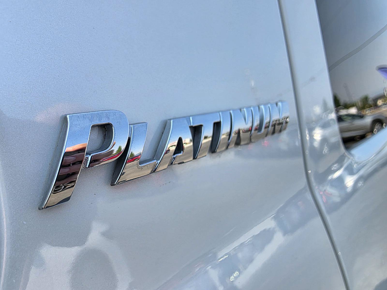 Used 2018 Toyota Sequoia Platinum AWD/4WD image 10
