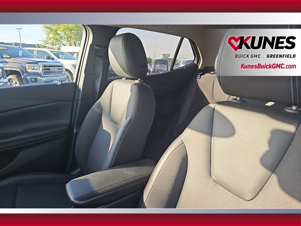 Used 2025 Buick Encore GX Preferred FWD image 17