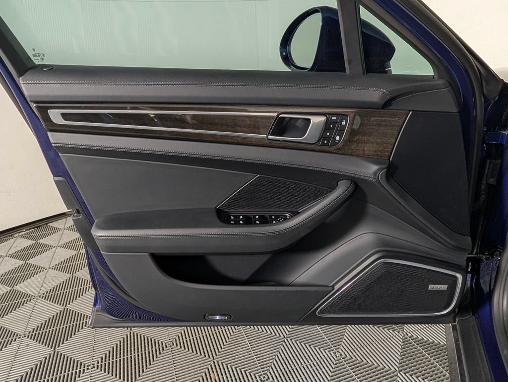 Certified 2022 Porsche Panamera 4 Executive AWD/4WD image 25