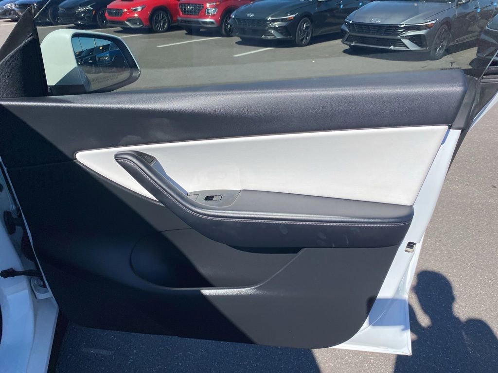 Used 2021 Tesla Model Y Long Range image 18