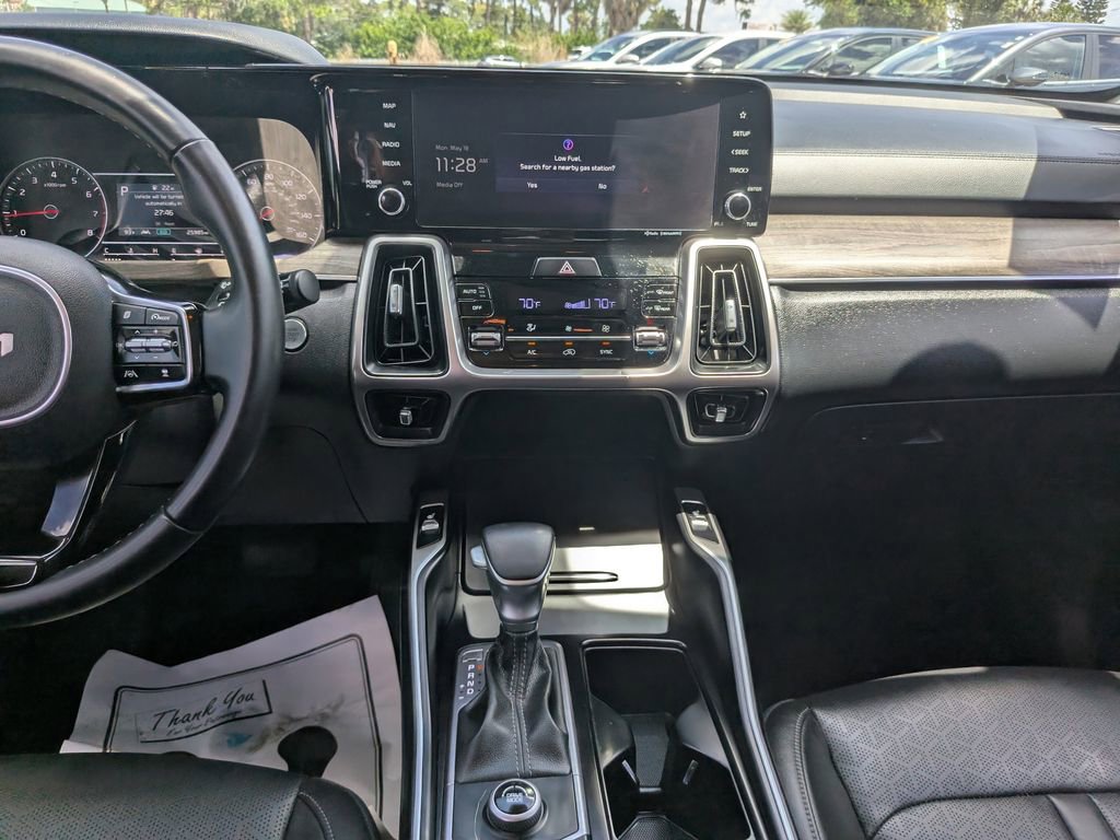 Certified 2023 Kia Sorento EX FWD image 17