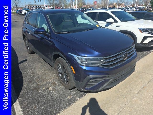 Used 2023 Volkswagen Tiguan SE w/ Panoramic Sunroof Package image 1