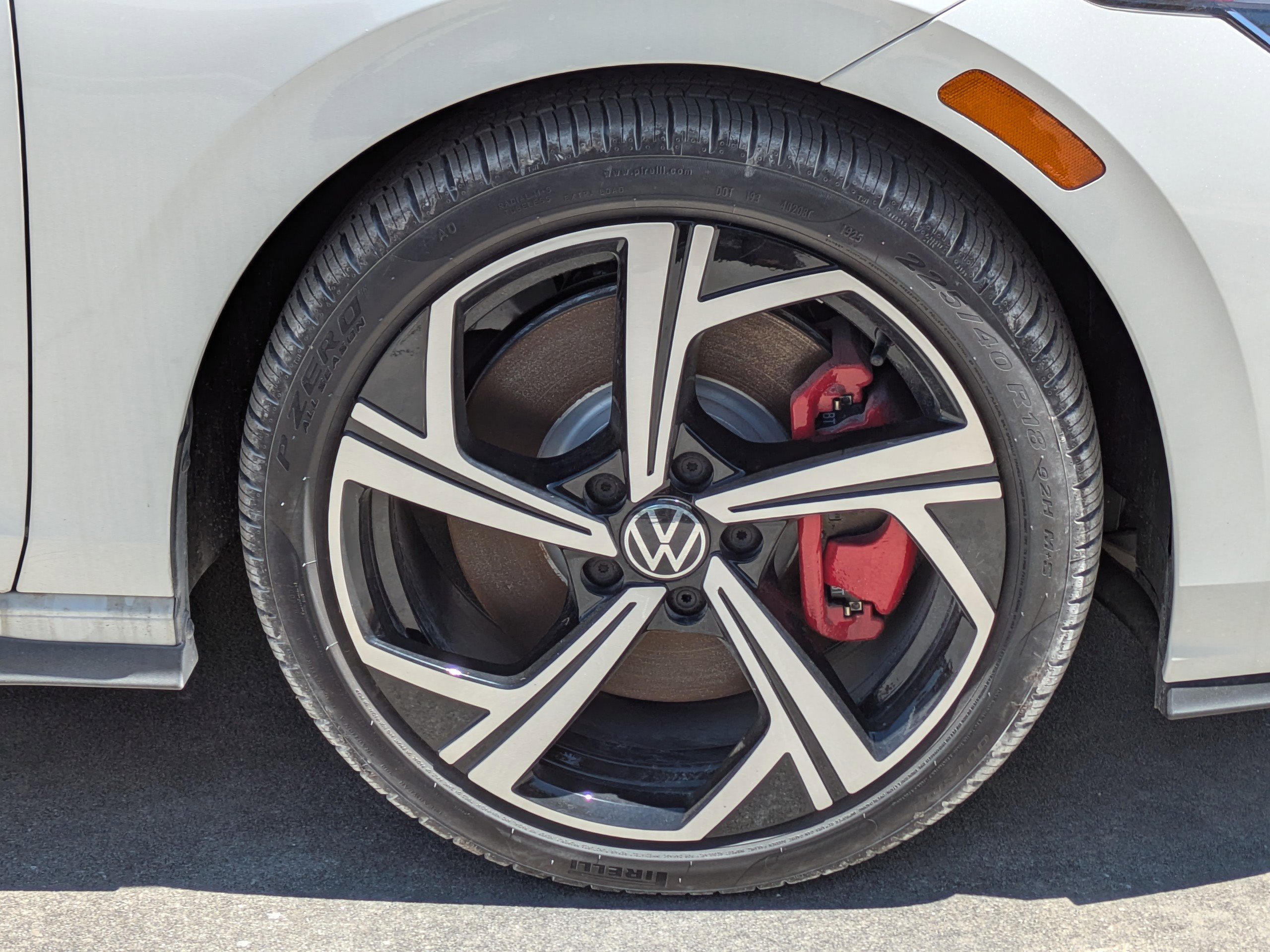 New 2026 Volkswagen GTI SE FWD image 11