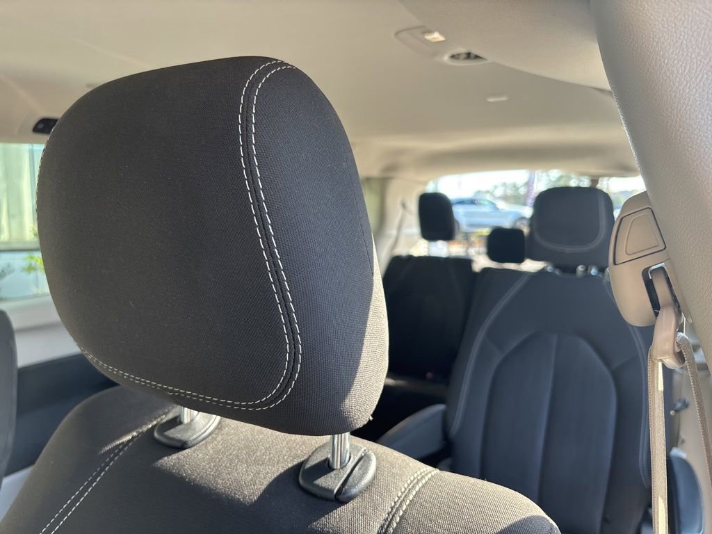 Used 2024 Chrysler Voyager LX FWD image 50