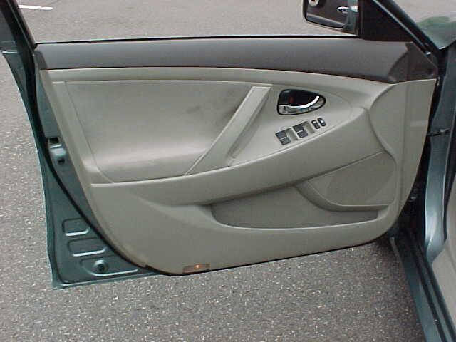 Used 2011 Toyota Camry LE w/ LE Extra-Value Pkg image 21