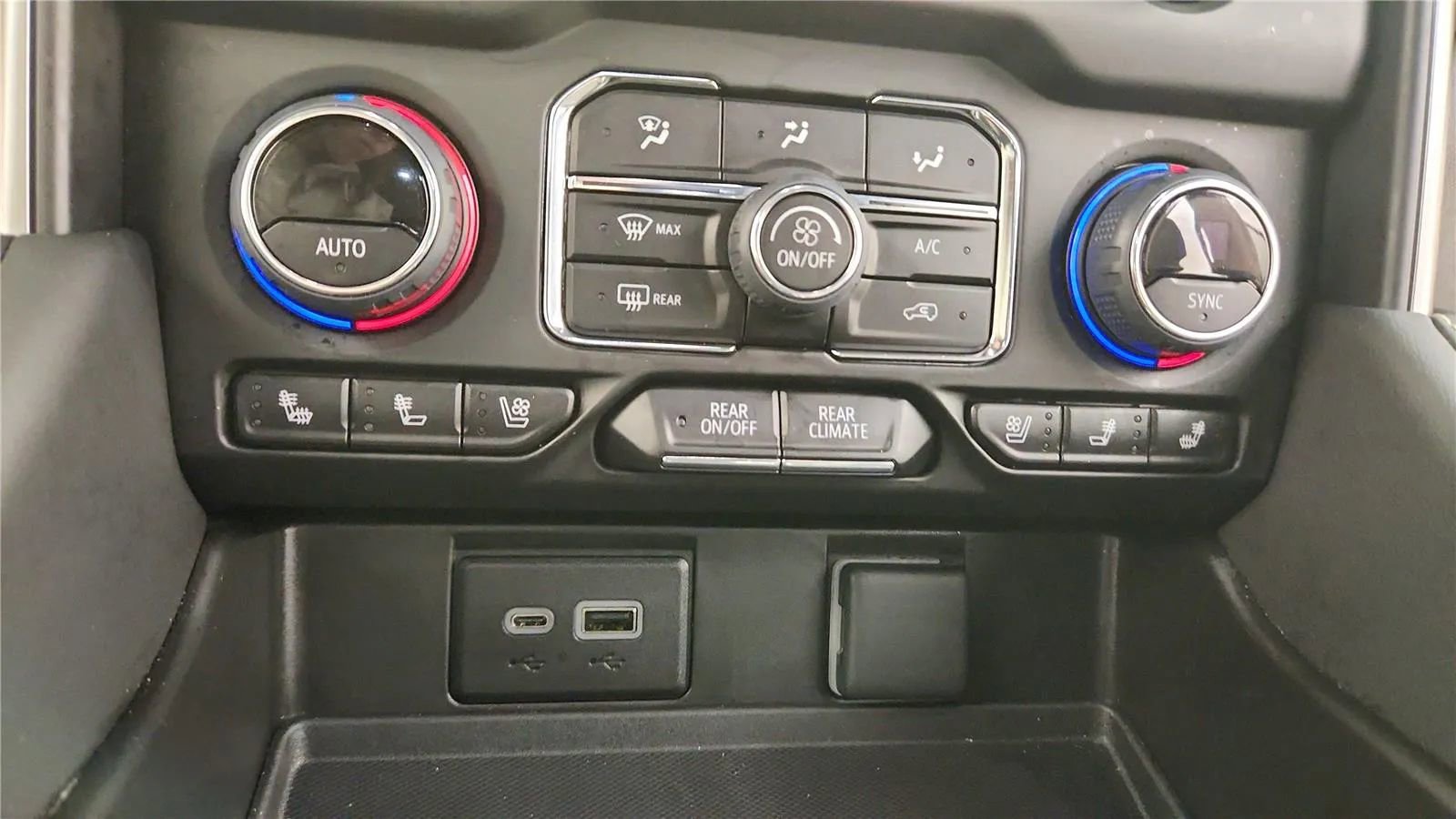 Used 2024 Chevrolet Tahoe Premier image 32