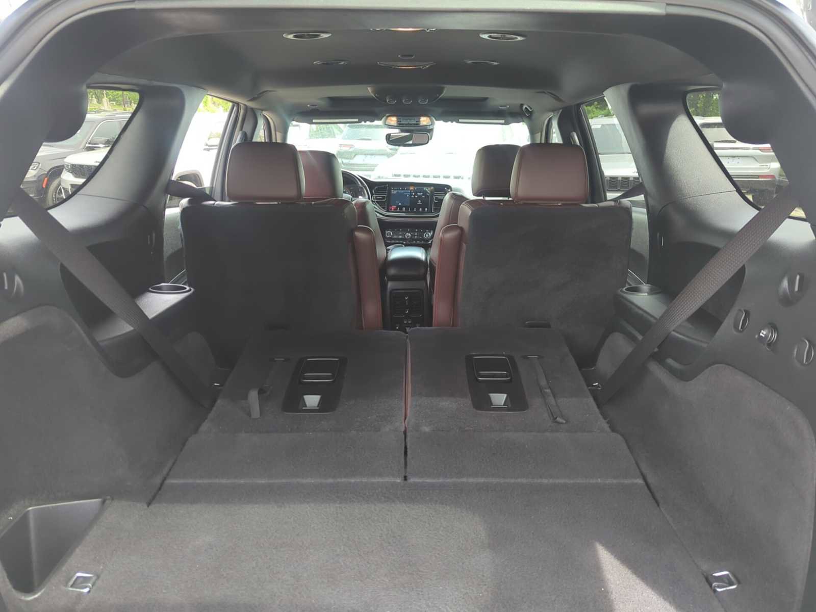 Used 2023 Dodge Durango R/T w/ Tow 'N Go Package AWD/4WD image 34