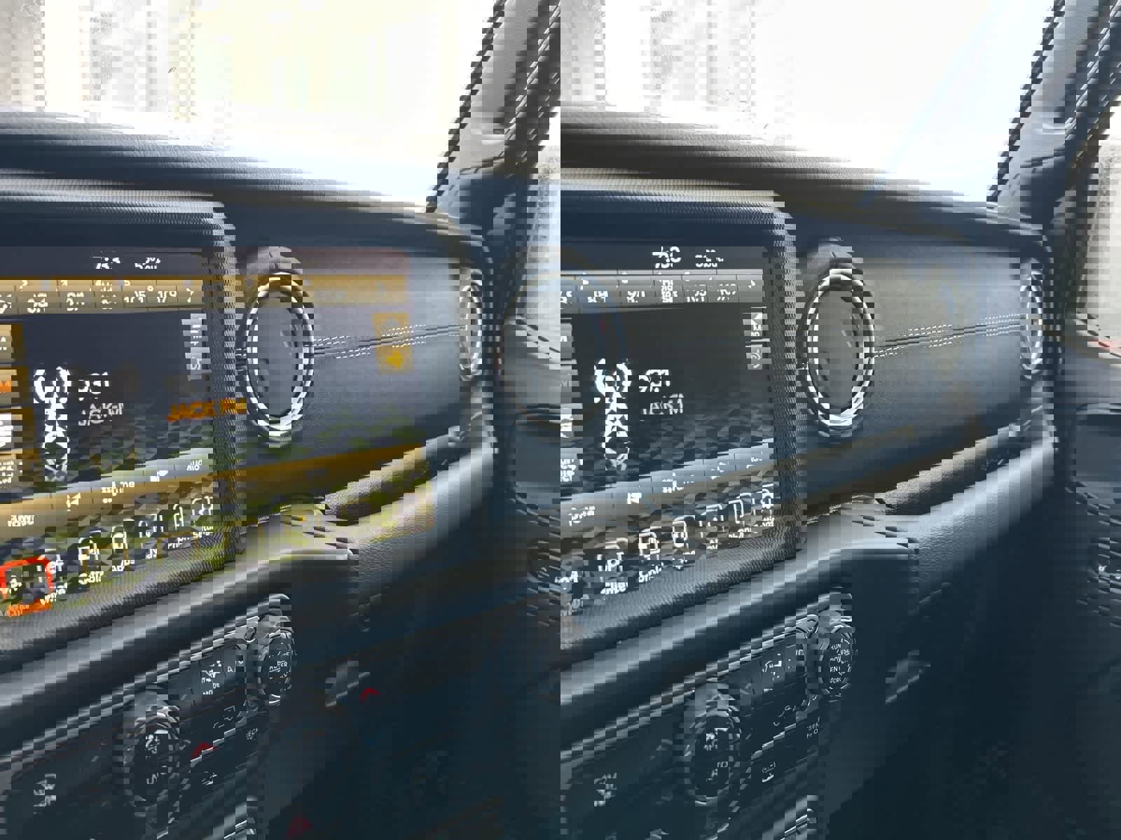 Used 2023 Jeep Wrangler Sahara image 39