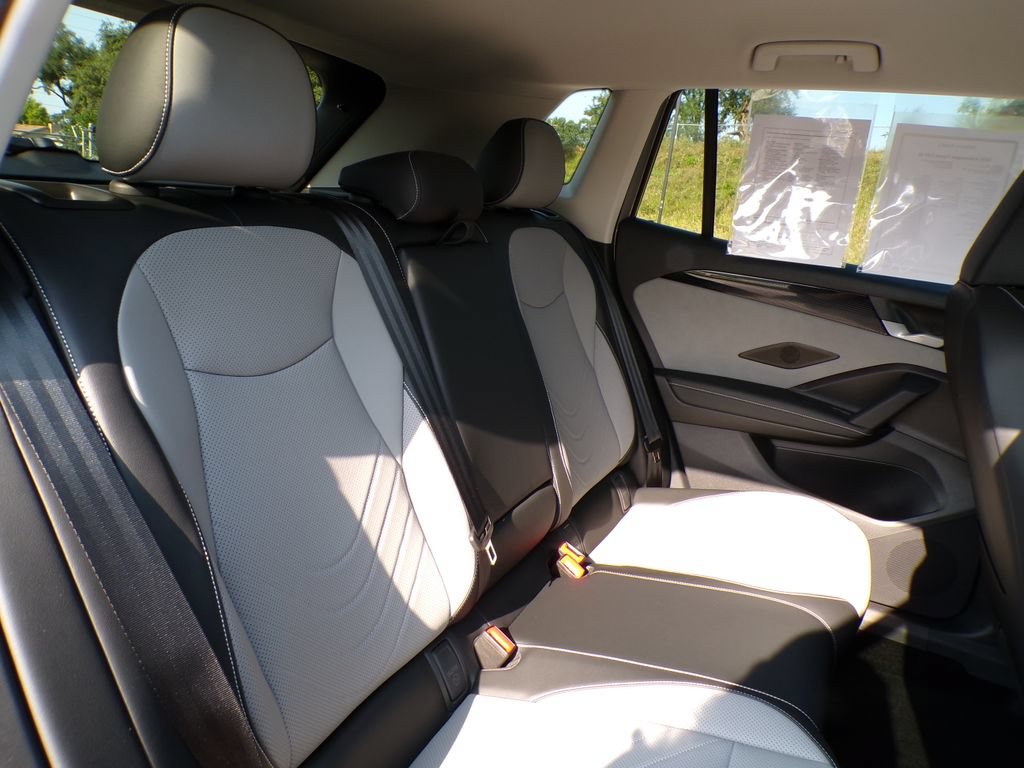Used 2026 Volkswagen Tiguan SE AWD/4WD image 18