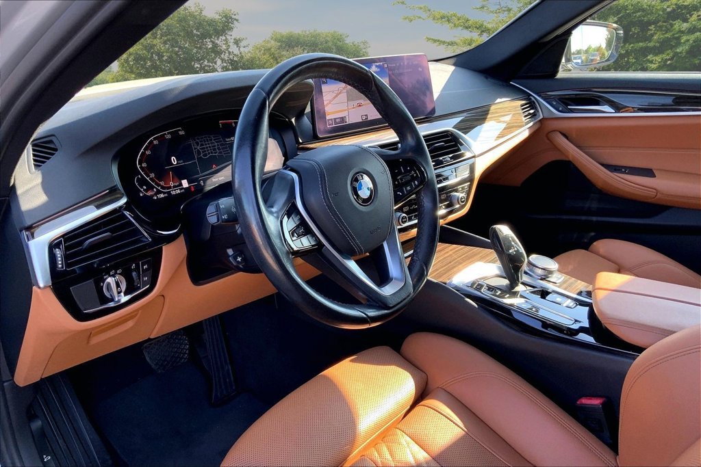 Used 2021 BMW 530i w/ Convenience Package RWD image 16