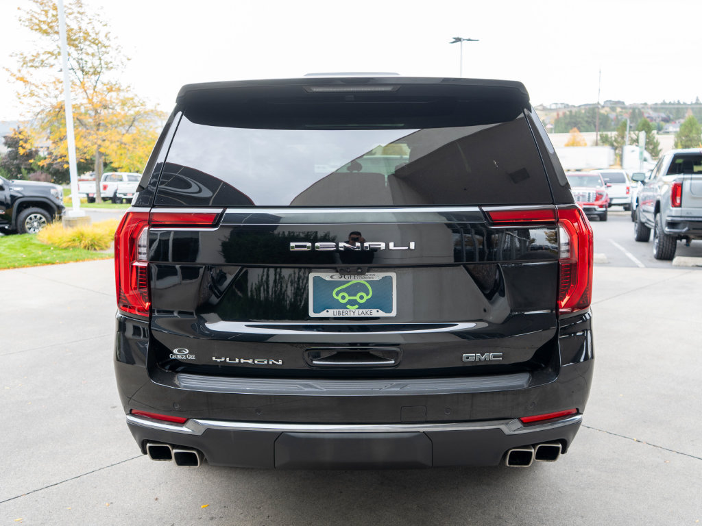 Certified 2025 GMC Yukon XL Denali Ultimate AWD/4WD image 7