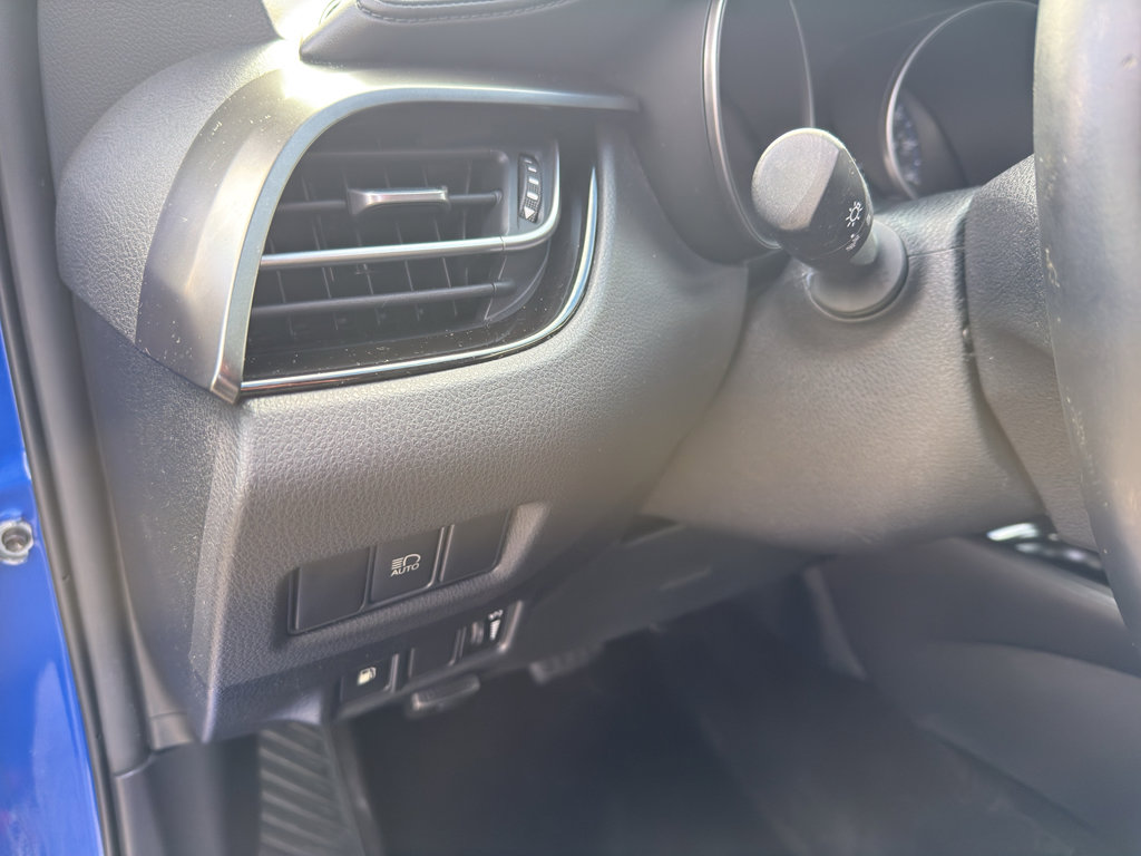 Used 2018 Toyota C-HR XLE FWD image 13