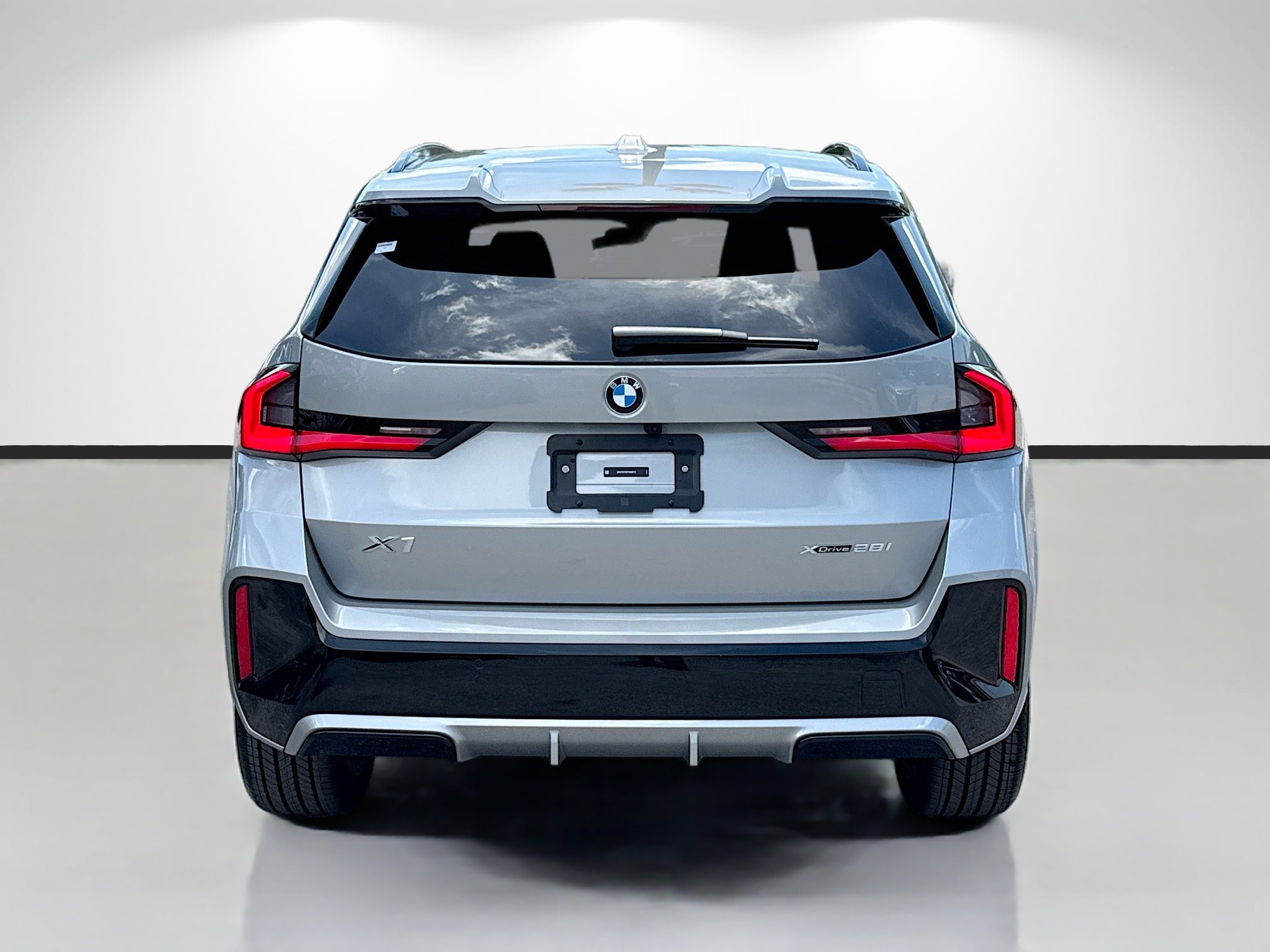 New 2026 BMW X1 xDrive28i w/ Technology Package AWD/4WD image 4