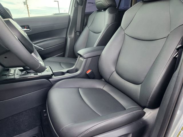 Used 2026 Toyota Corolla Cross XLE w/ Convenience Package FWD image 10
