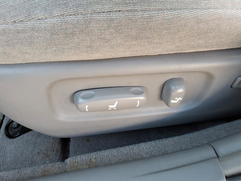Used 2004 Toyota Camry LE FWD image 26