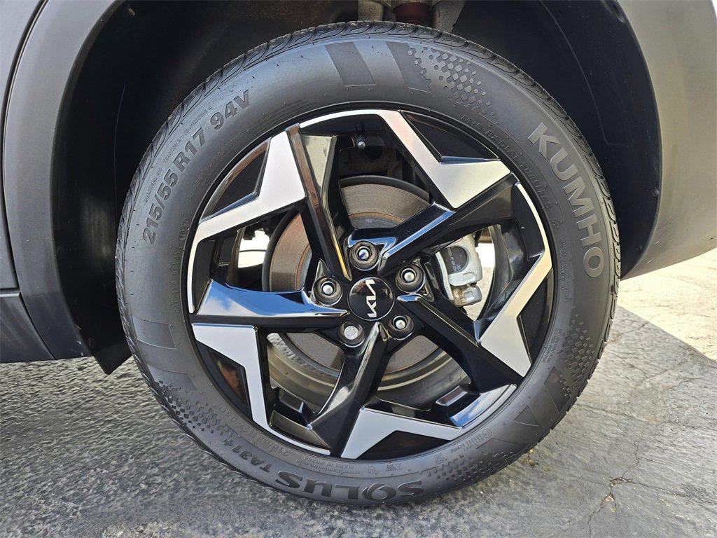 Used 2024 Kia Seltos EX image 6