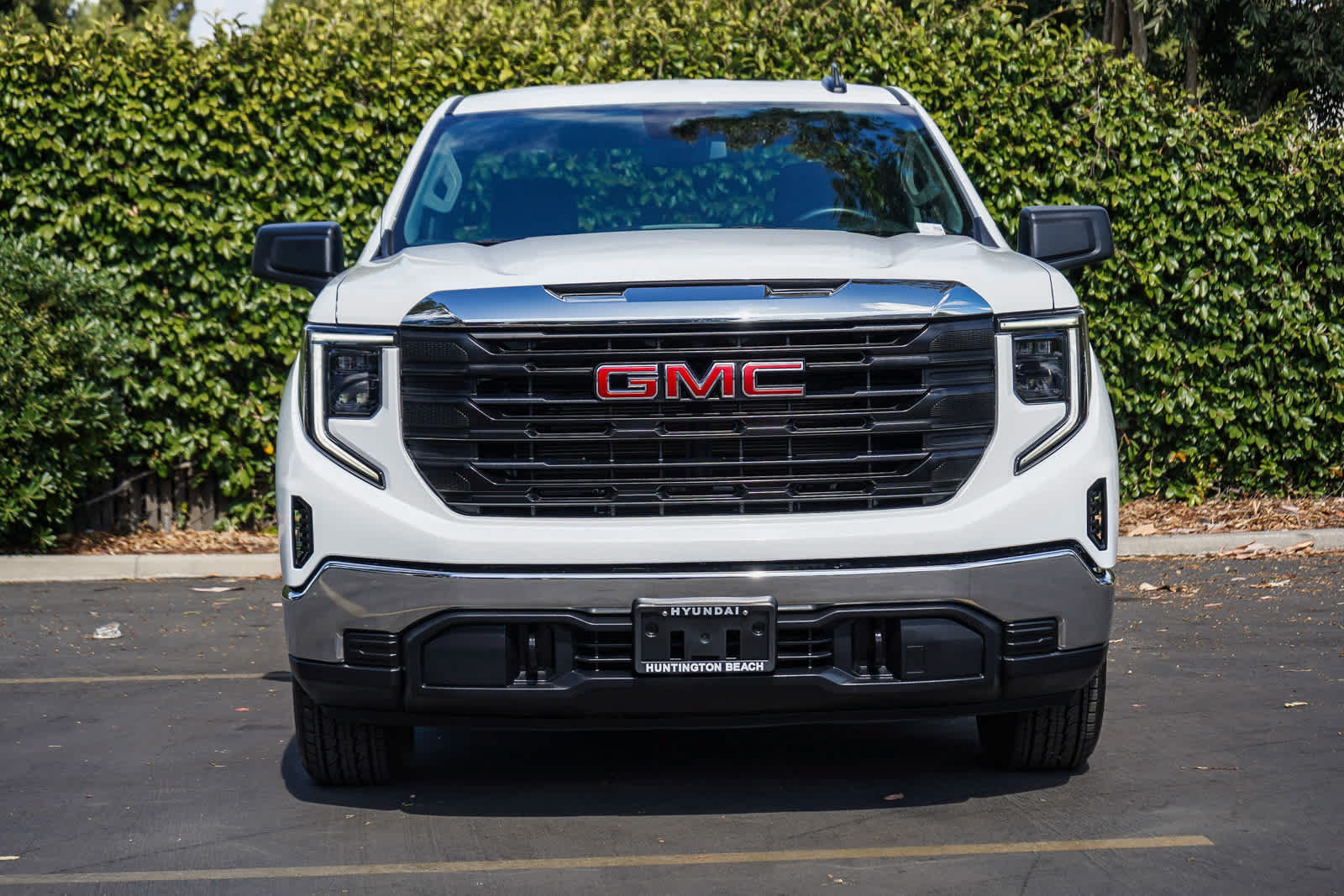 Used 2025 GMC Sierra 1500 Pro w/ Pro Value Package AWD/4WD image 2