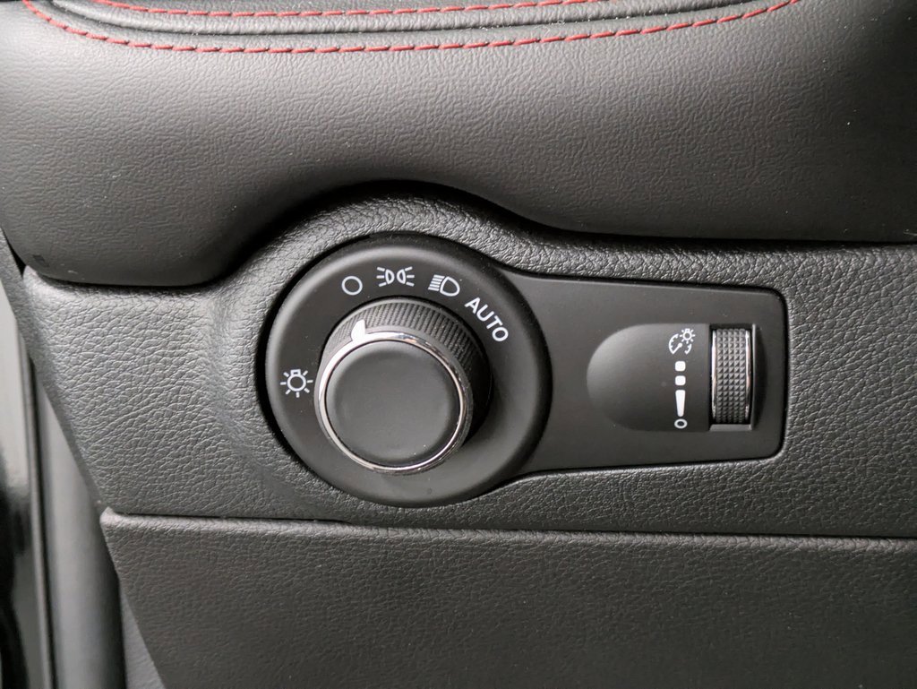 Used 2024 Dodge Durango GT image 19