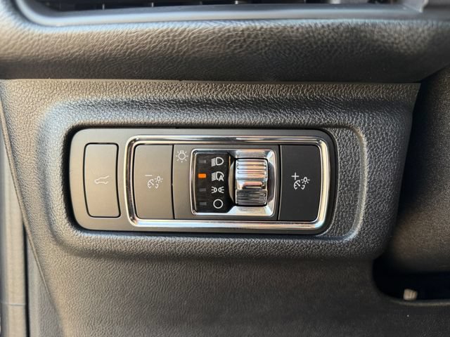 Used 2022 Lincoln Corsair Reserve w/ Equipment Group 201A AWD/4WD image 22