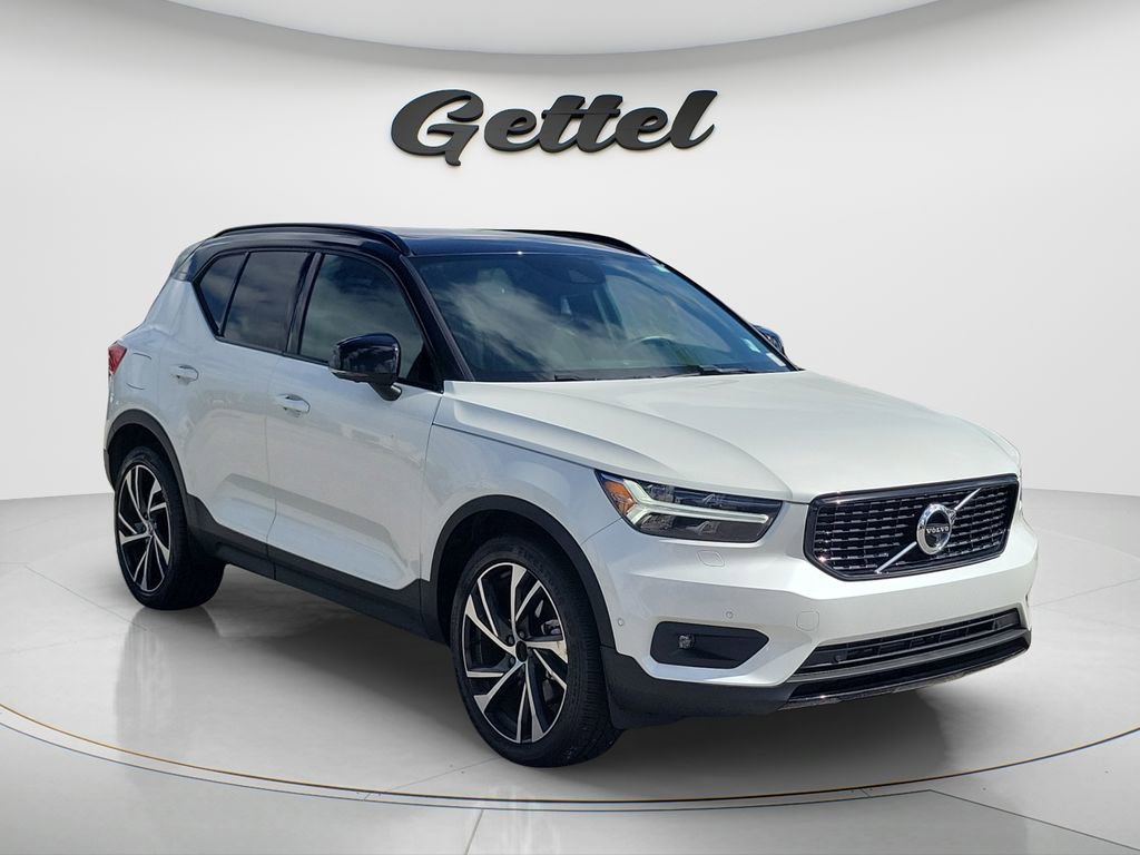 Used 2021 Volvo XC40 T5 R-Design w/ Advanced Package image 3
