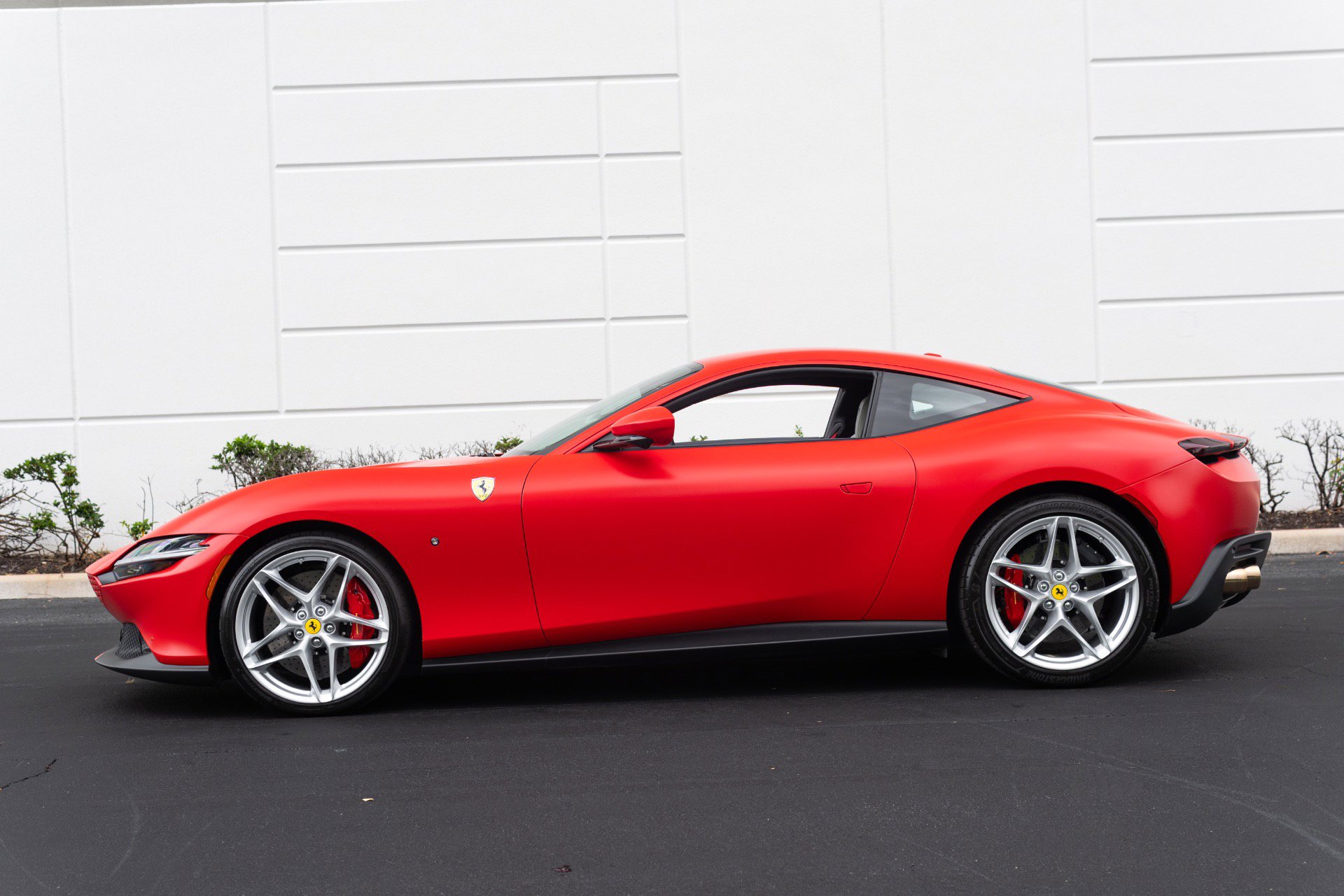 Used 2023 Ferrari Roma RWD image 23