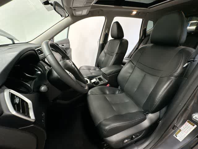 Used 2015 Nissan Rogue SL w/ SL Premium Package AWD/4WD image 18