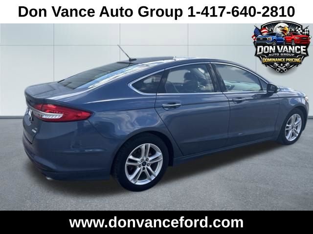 Used 2018 Ford Fusion SE w/ Fusion SE Technology Package image 5