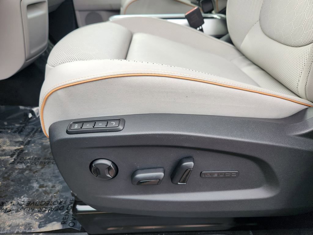 New 2025 Volkswagen ID. Buzz Pro S Plus image 13