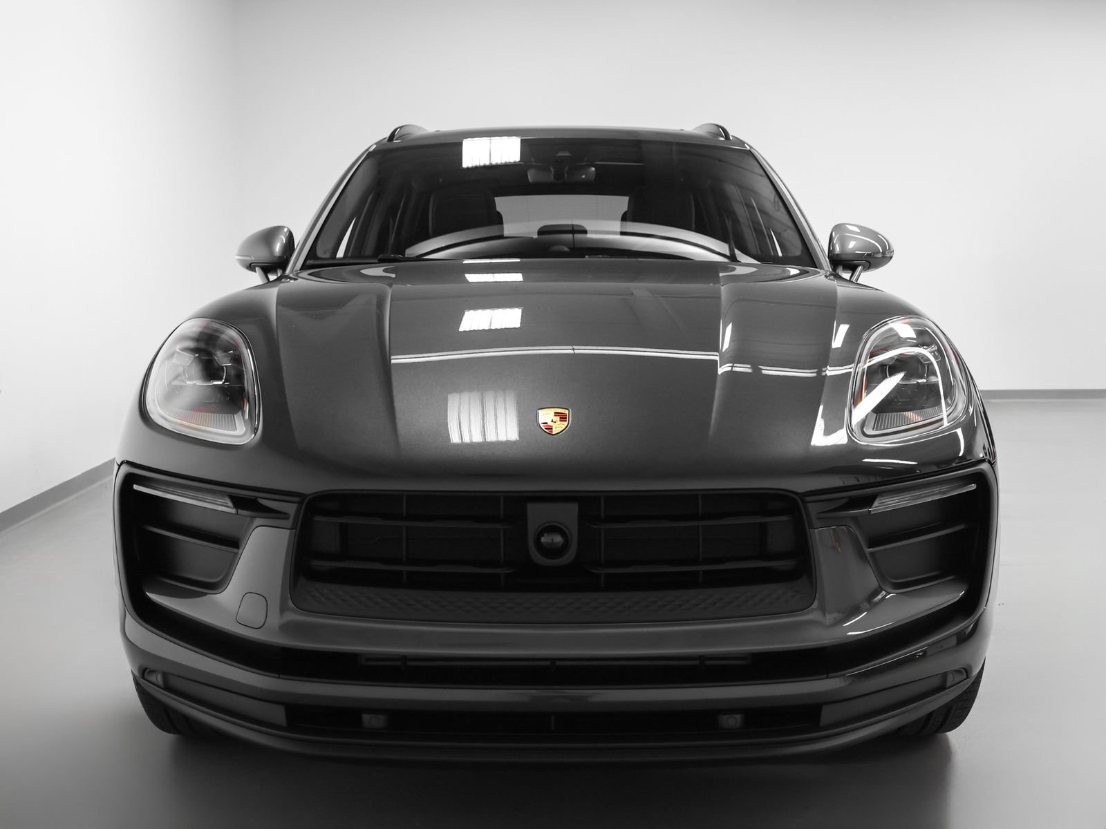 New 2026 Porsche Macan Turbo AWD/4WD image 8