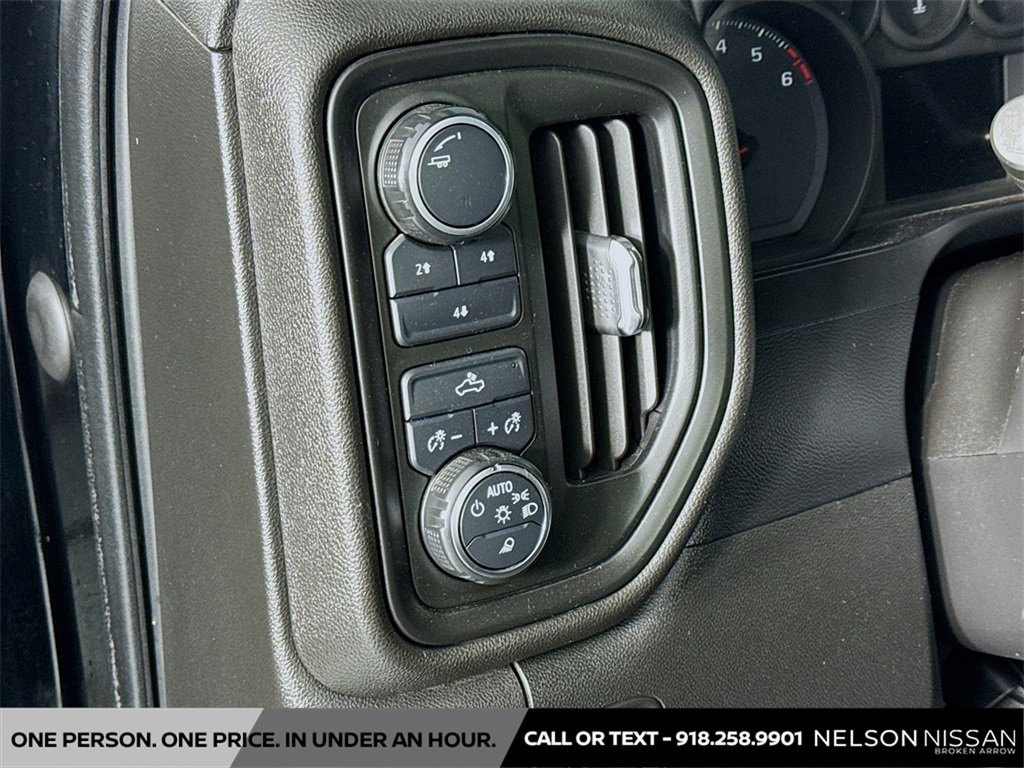 Used 2021 Chevrolet Silverado 2500 Custom w/ Custom Value Package image 10