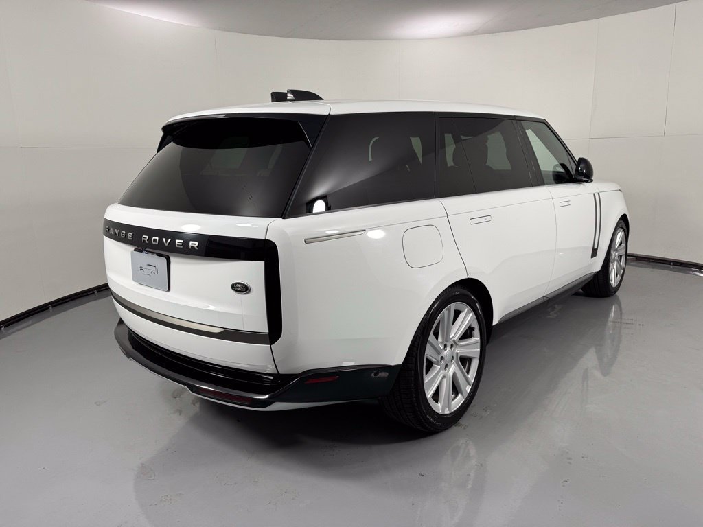 Used 2023 Land Rover Range Rover Long Wheelbase SE AWD/4WD image 5