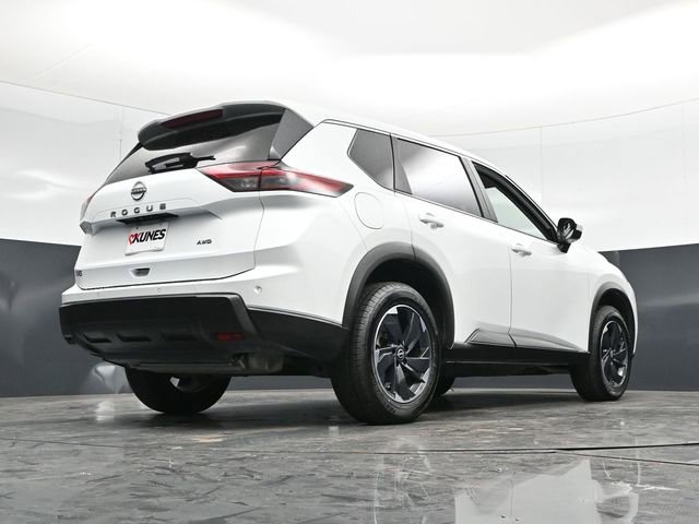 Used 2025 Nissan Rogue SV AWD/4WD image 58
