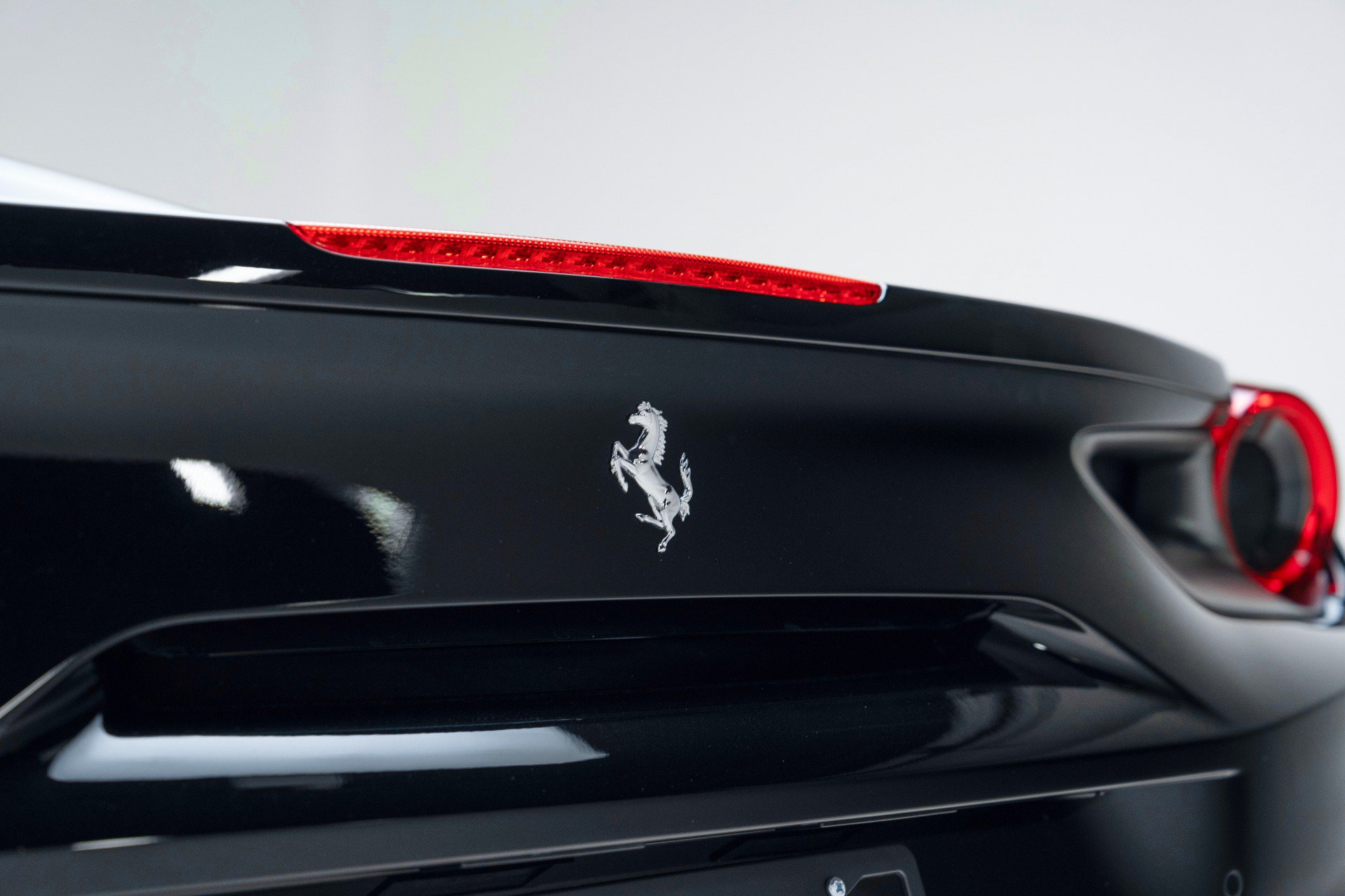 Used 2018 Ferrari 488 Spider RWD image 23