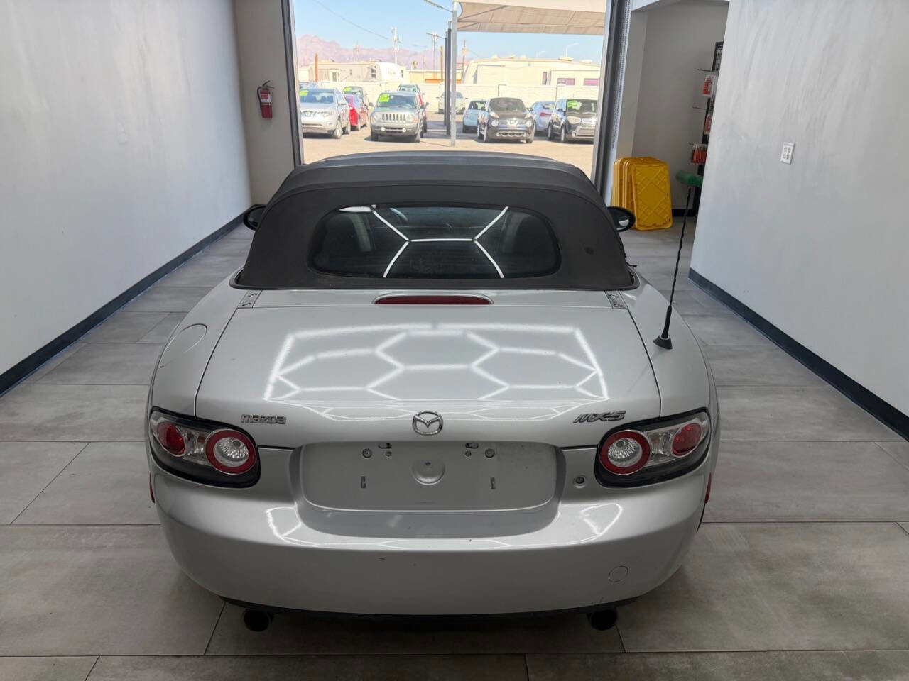 Used 2008 MAZDA MX-5 Miata Touring image 7