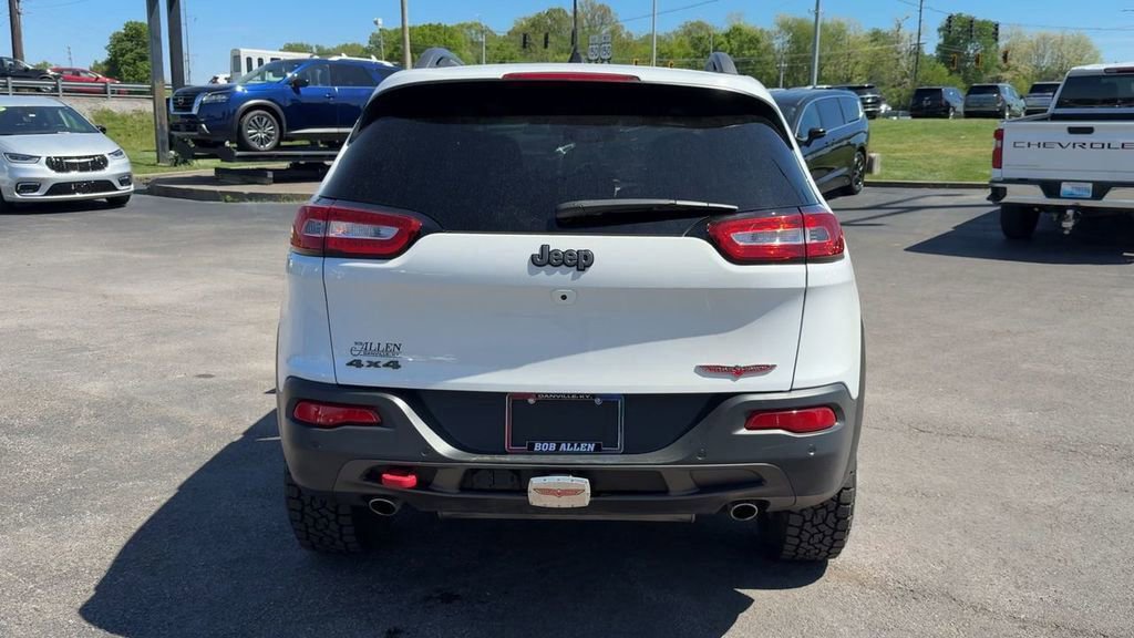 Used 2018 Jeep Cherokee Trailhawk w/ Comfort/Convenience Group AWD/4WD image 6