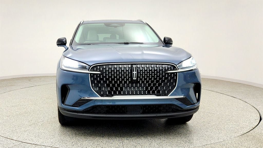 Used 2026 Lincoln Aviator Reserve AWD/4WD image 2