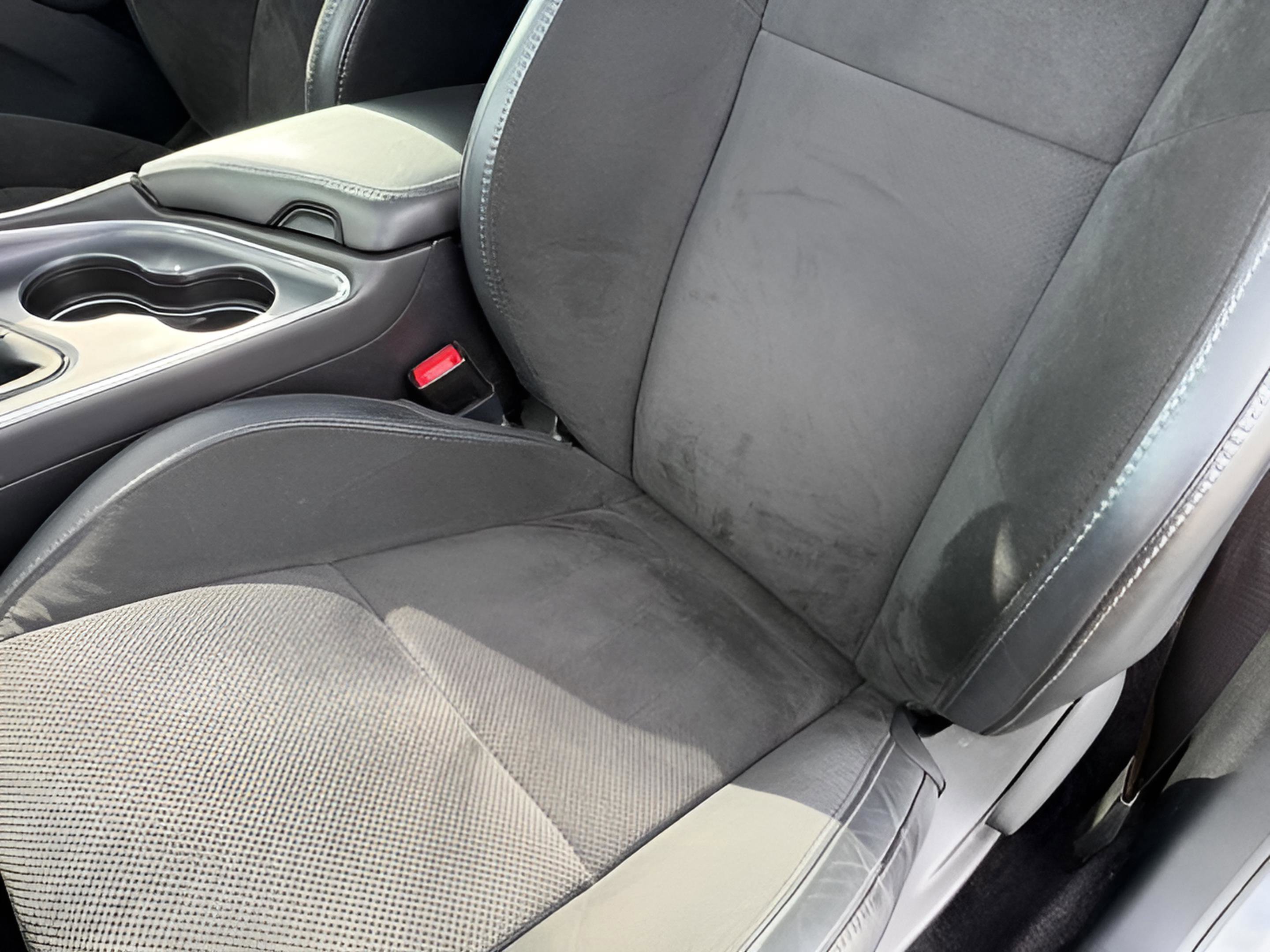 Used 2016 Dodge Challenger R/T Scat Pack w/ Leather Interior Group RWD image 28