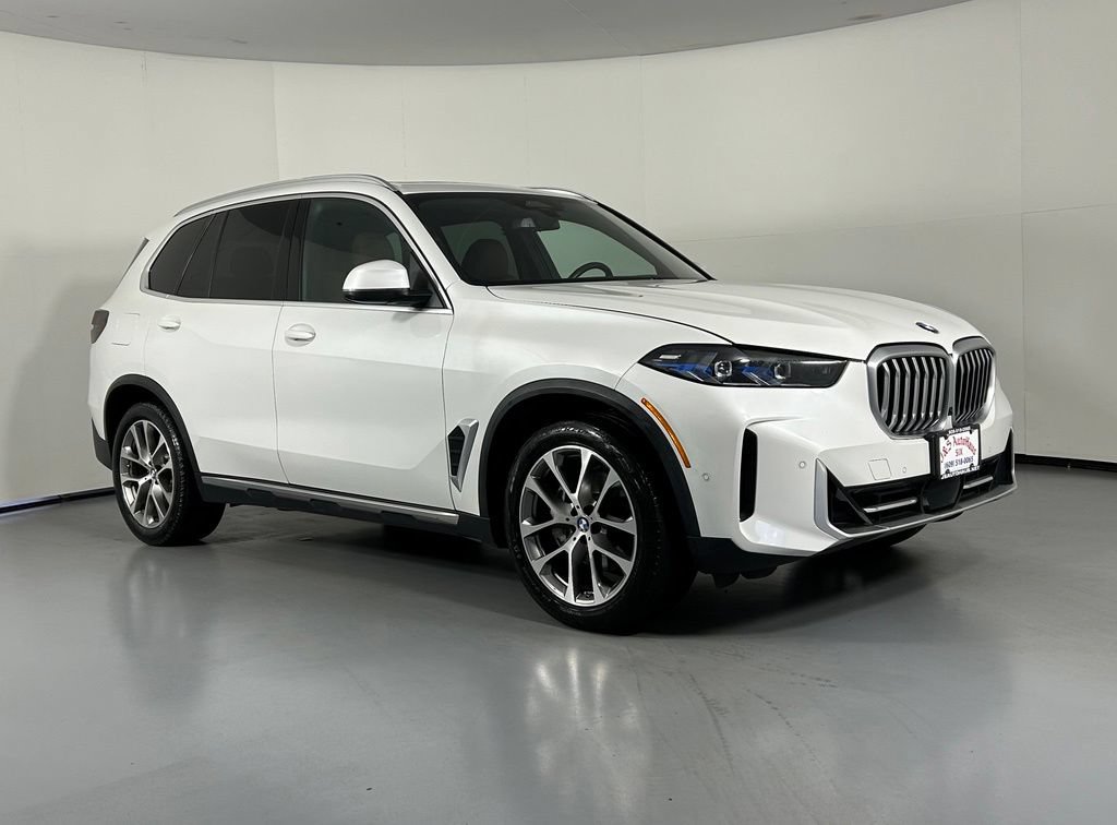 Used 2024 BMW X5 xDrive40i w/ Premium Package AWD/4WD image 1