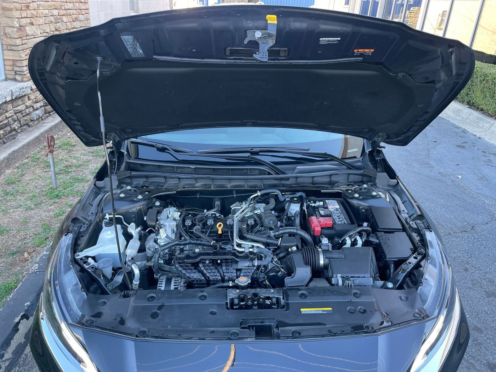 Used 2025 Nissan Altima 2.5 SV image 31