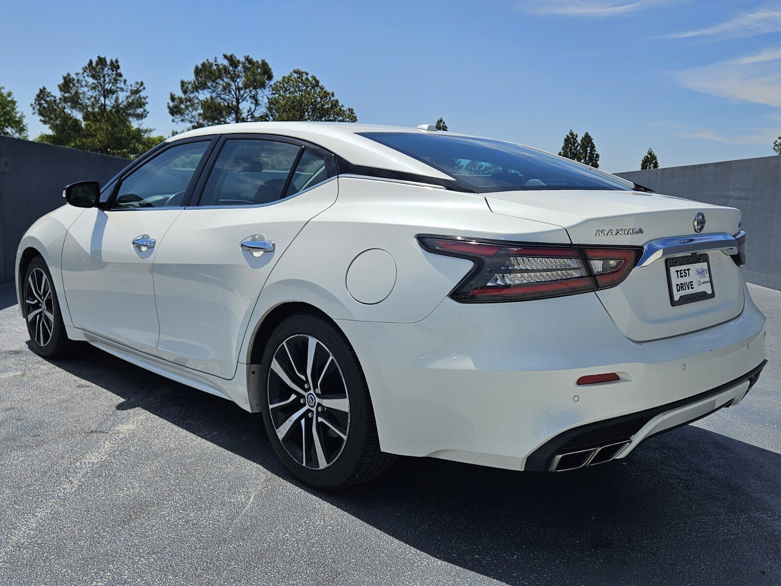 Used 2022 Nissan Maxima SV w/ Floor Mat Group FWD image 6