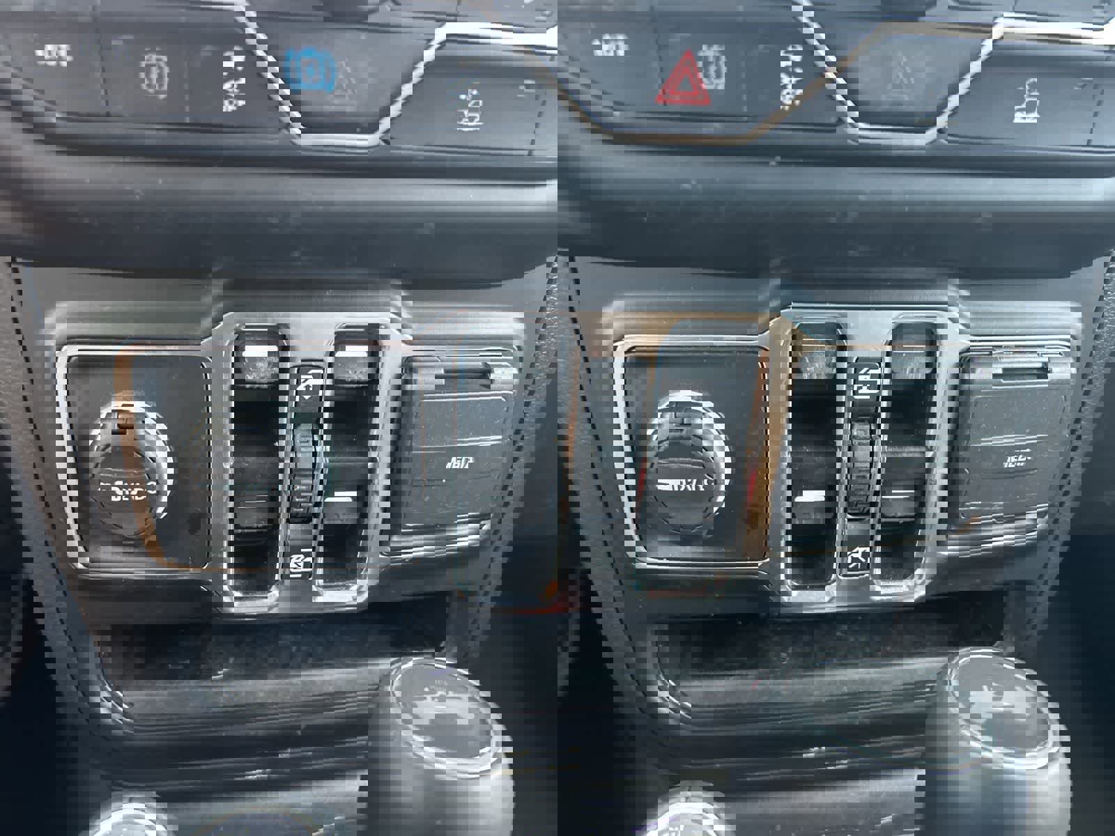 Used 2023 Jeep Wrangler Sahara image 52