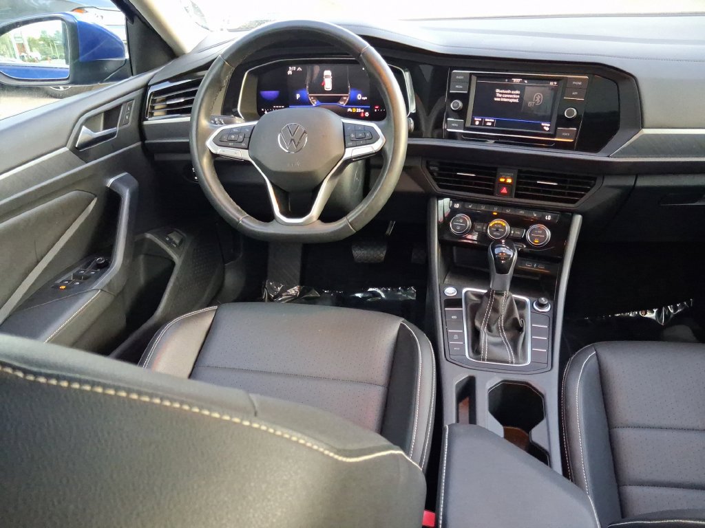 Used 2024 Volkswagen Jetta SE w/ Panoramic Sunroof Package FWD image 15