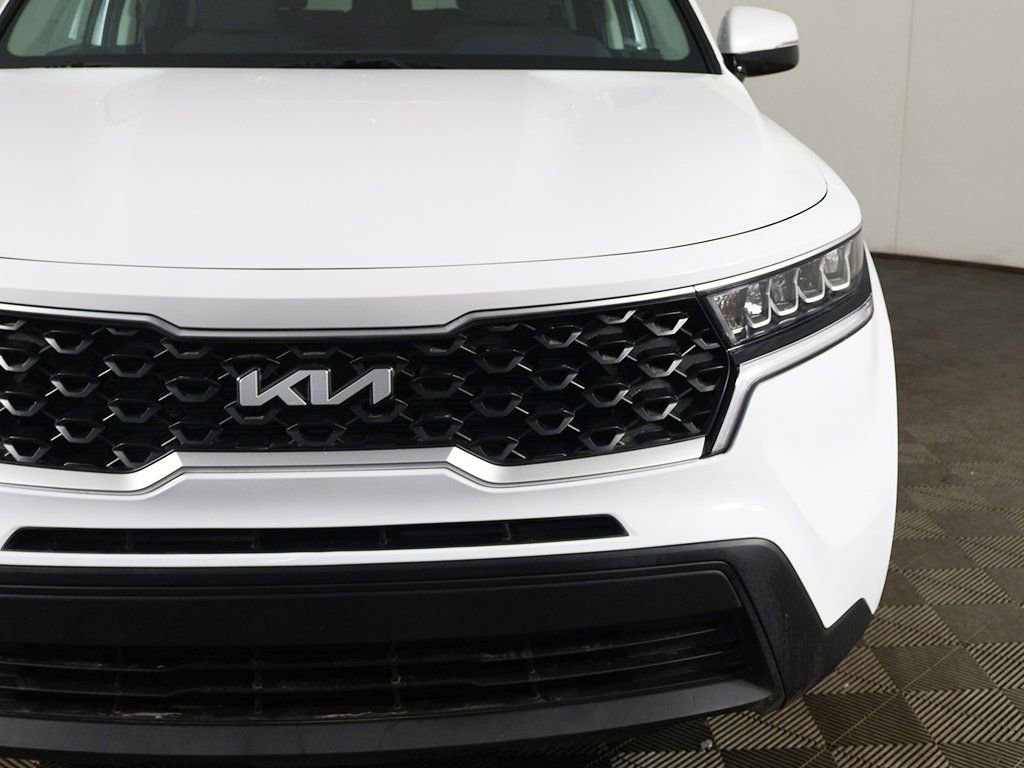 Used 2023 Kia Sorento LX image 13