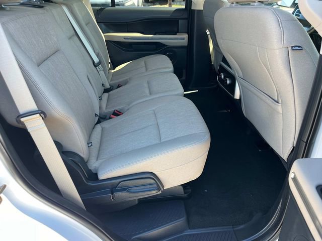 Used 2023 Ford Expedition XLT image 11