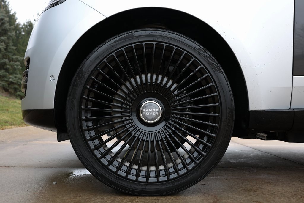 Used 2025 Land Rover Range Rover SE image 7