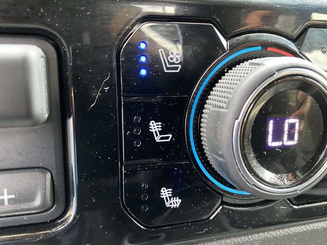 Used 2024 Chevrolet Silverado 1500 ZR2 w/ Technology Package image 33