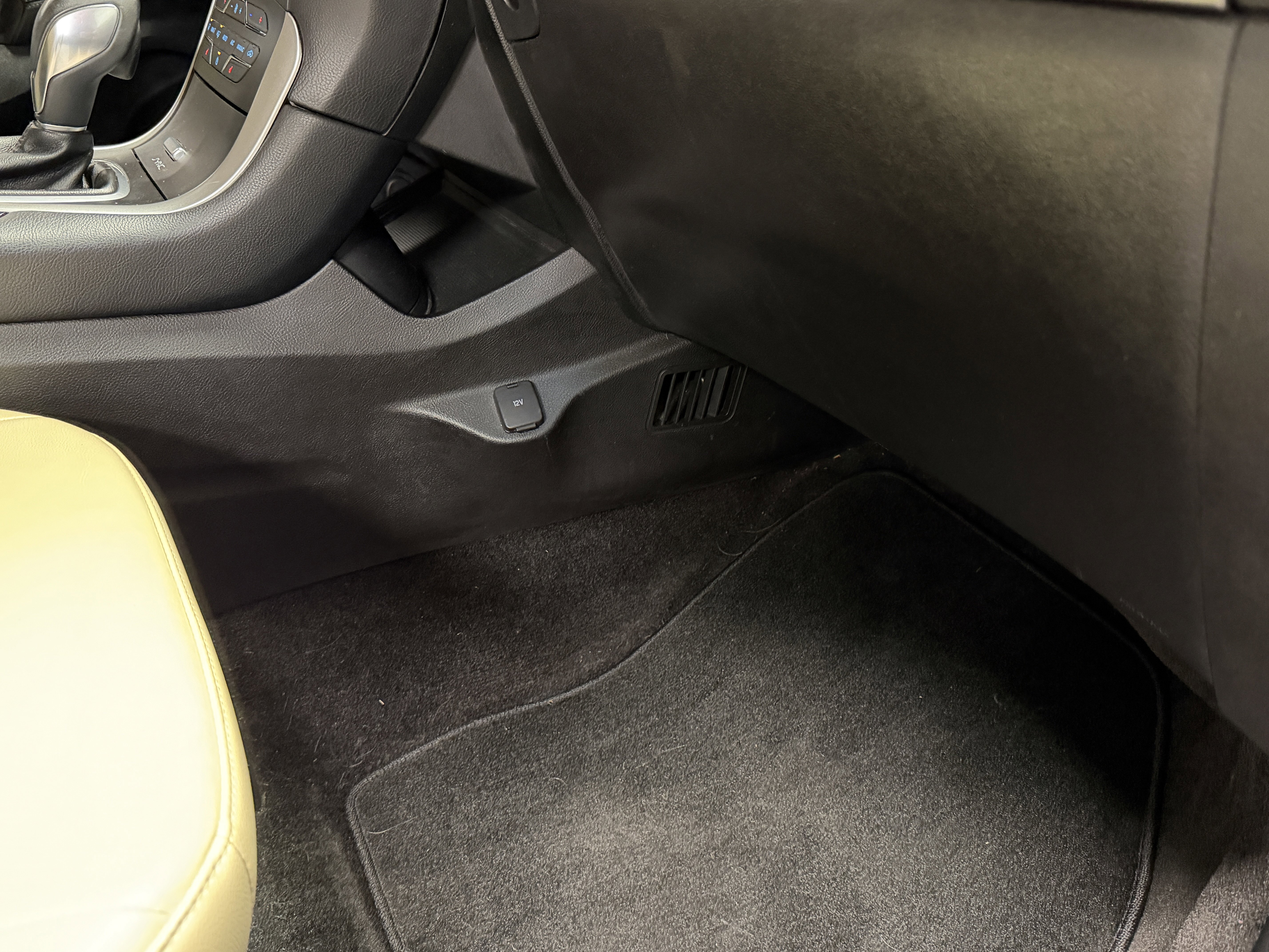 Used 2017 Ford Edge SEL w/ Equipment Group 201A image 24