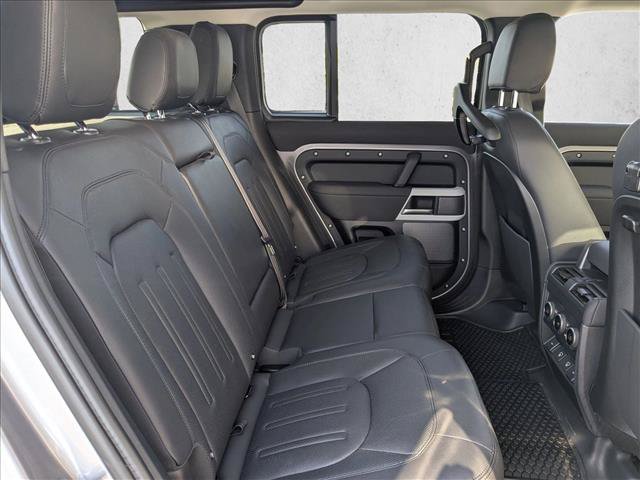 Used 2022 Land Rover Defender 110 SE AWD/4WD image 22