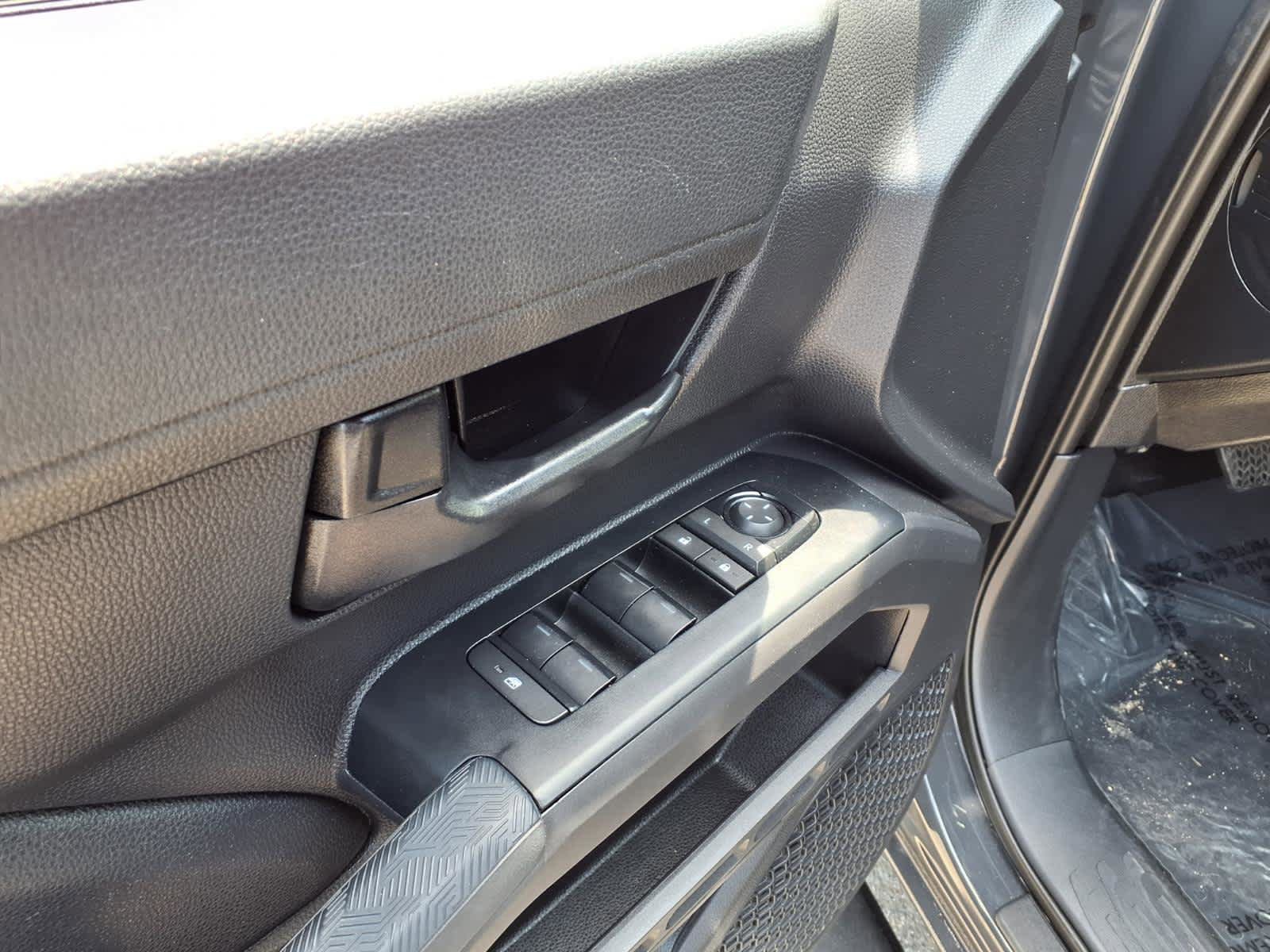 Used 2024 Toyota Tacoma SR5 AWD/4WD image 14