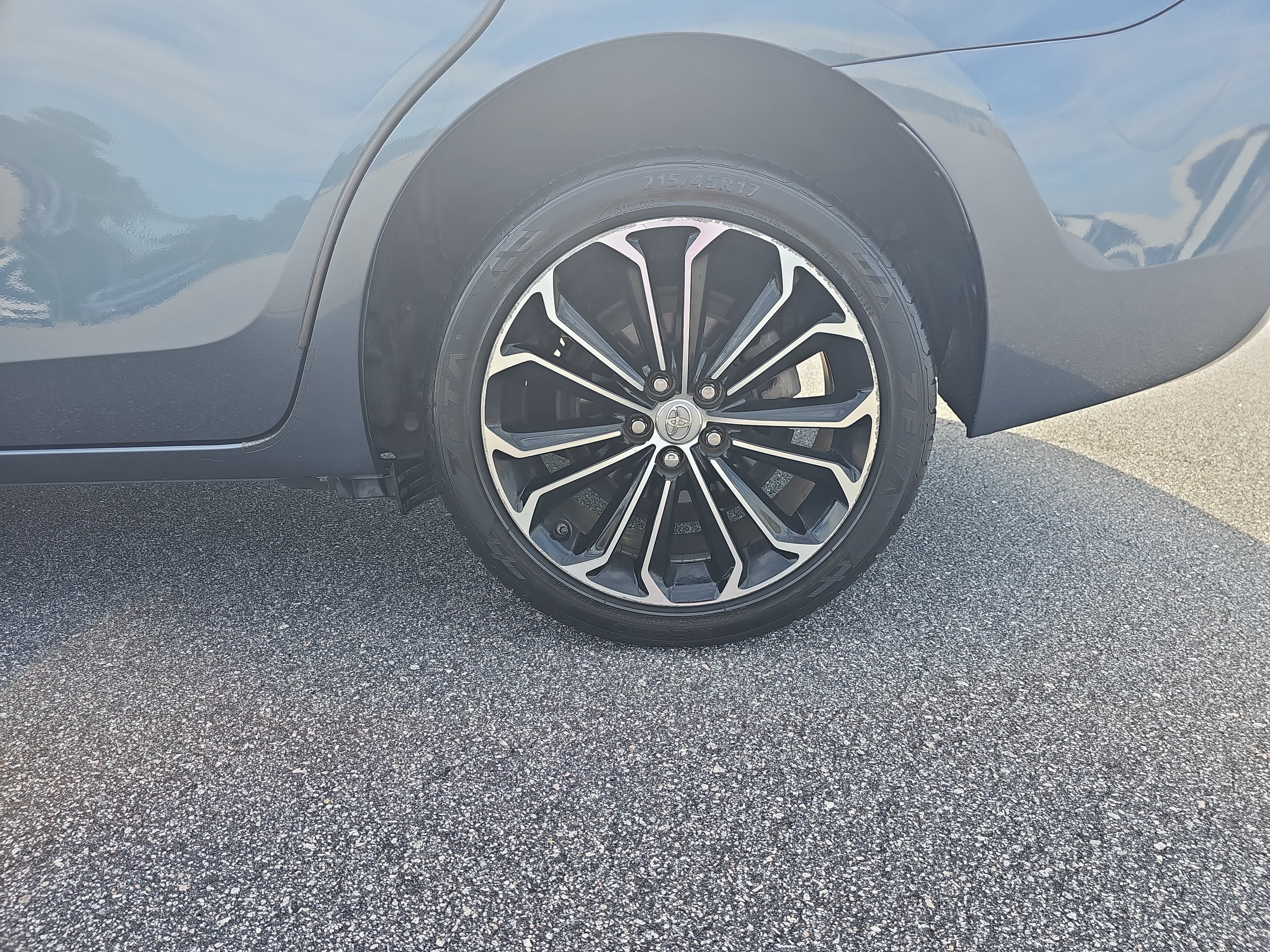 Used 2015 Toyota Corolla S FWD image 29